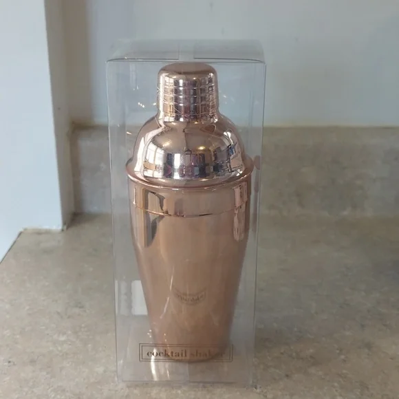 Cocktail Shaker - Picture 1 of 3